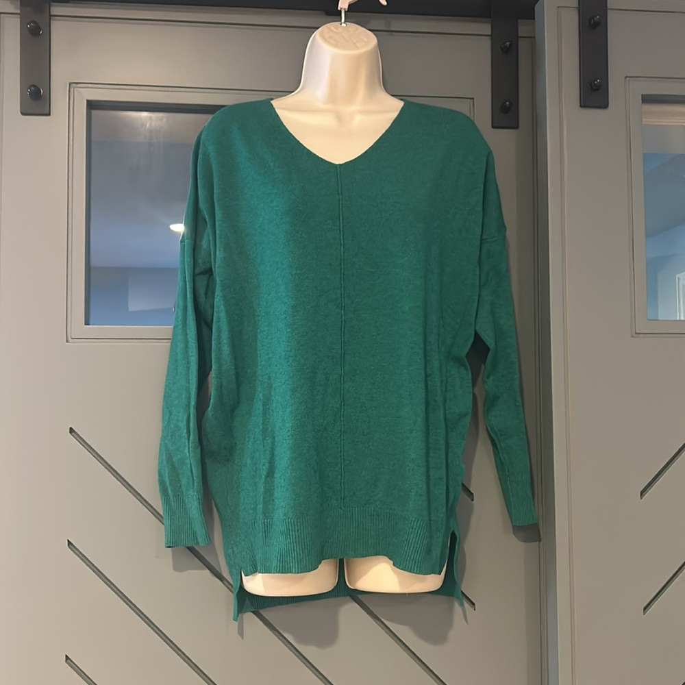 Cotton v neck sweater. Dreamers s/m